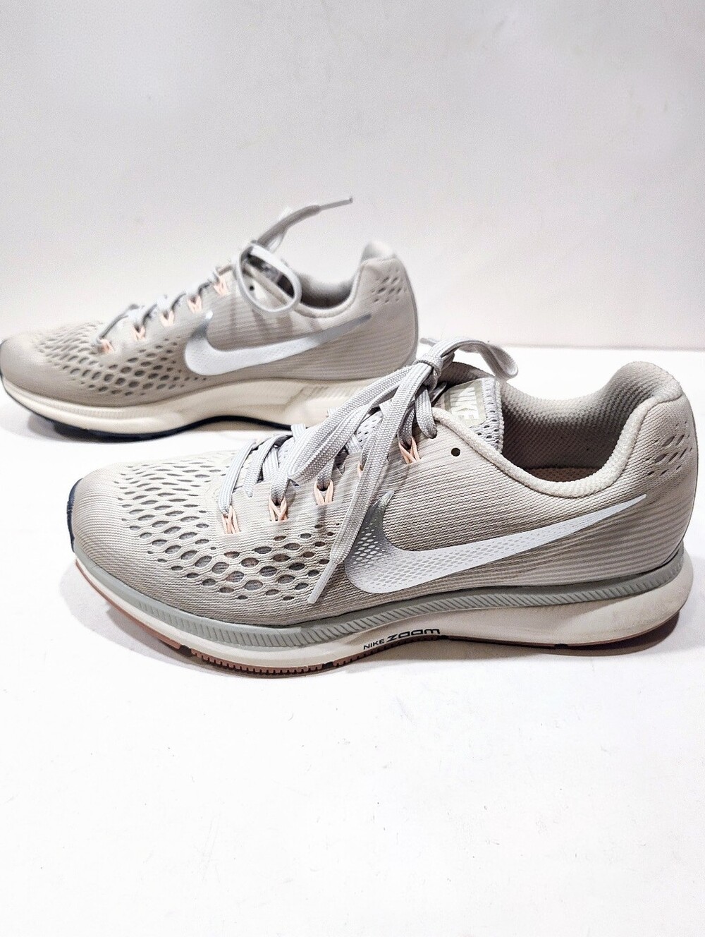 Nike Air Zoom Pegasus 34 Womens Running Shoes Size 8.5 Wolf Grey 880560-004
